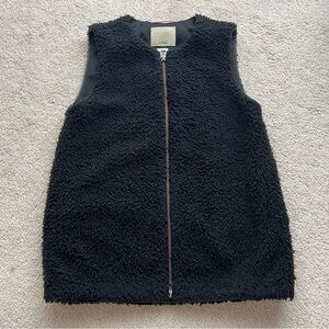 Wilfred Black Fleece Vest